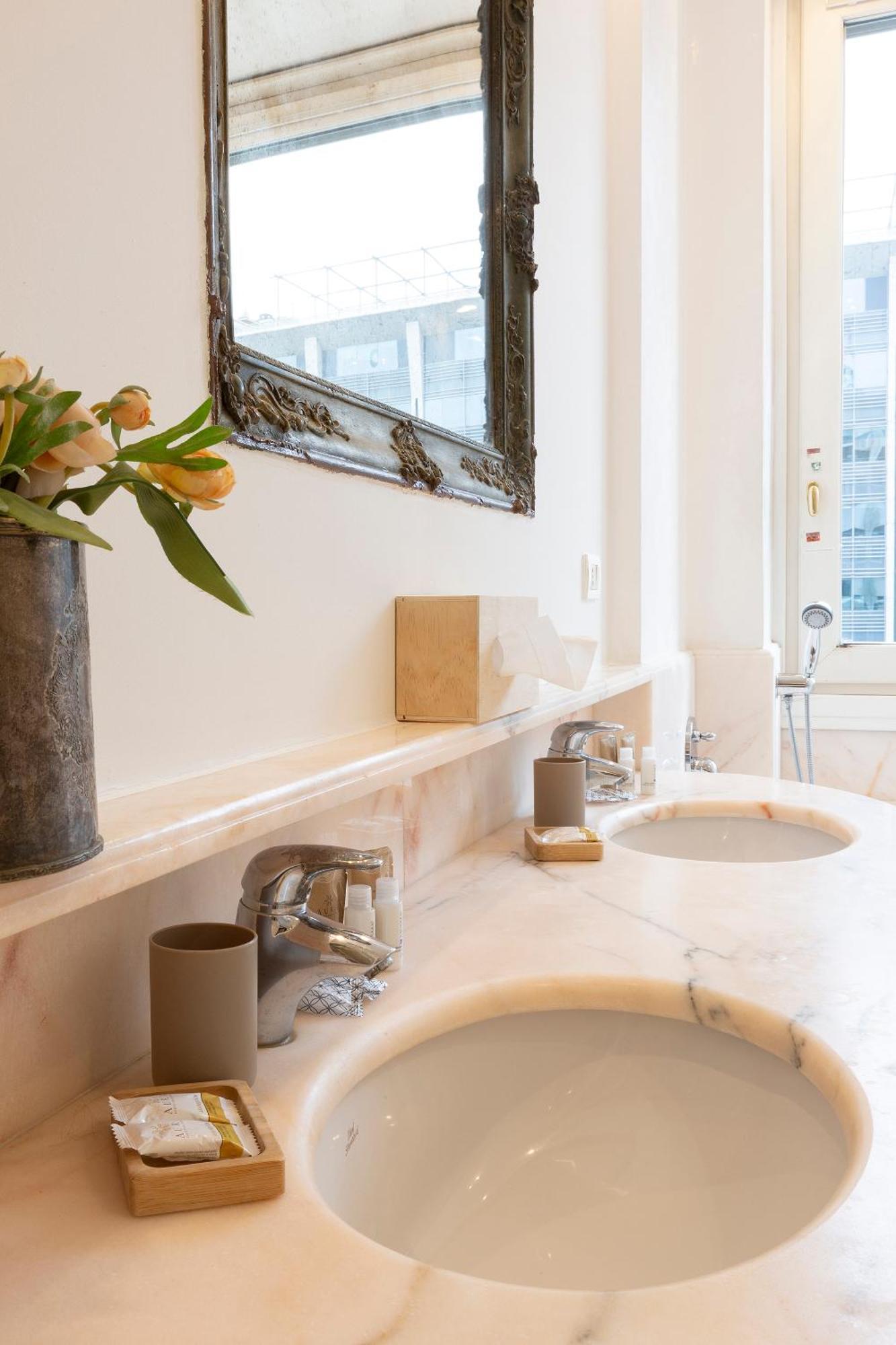 Vittore Rooms & Apartment Milan Luaran gambar